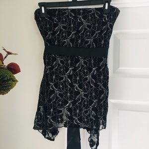 Jessa and Lisa black tube blouse